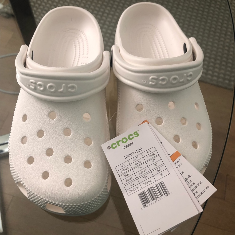 CROCS. NEW WITH TAGS.